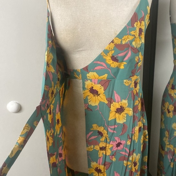 Flynne Skye Anderson Wrap Maxi Floral Tropical Beautiful Figure Flattering Dress - Picture 10 of 12